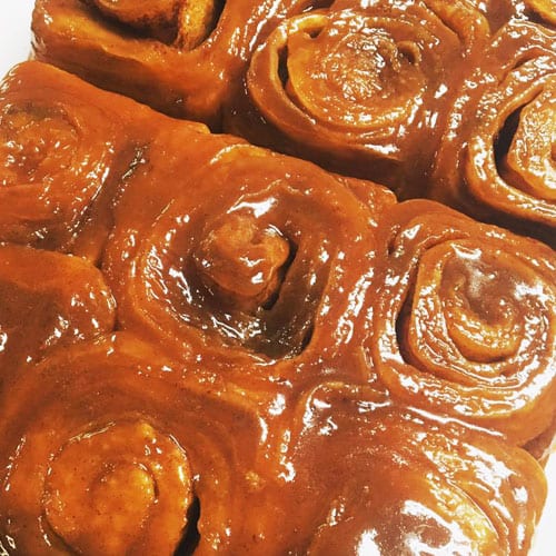 caramel cinnamon rolls